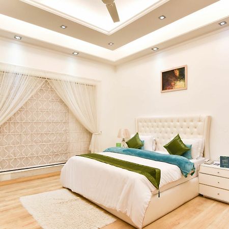 Treebo Trend The G8 Sector 39 Hotel Noida Exterior photo