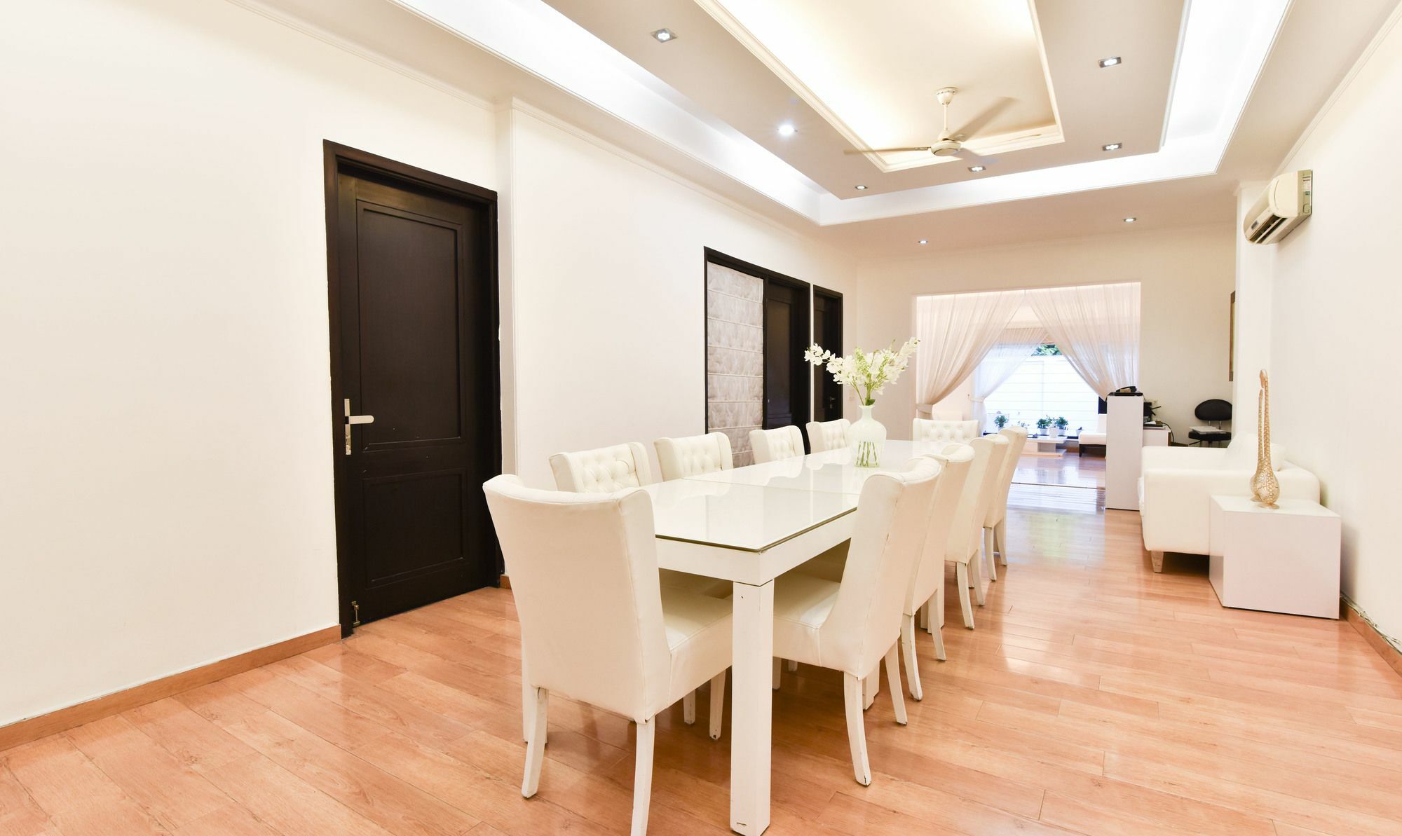 Treebo Trend The G8 Sector 39 Hotel Noida Exterior photo